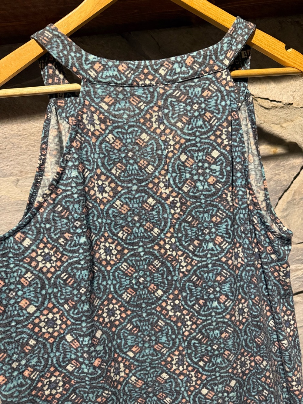 Lane Bryant Sleeveless Printed Tank in Teal & Coral, size 14/16 - Picture 5 of 6